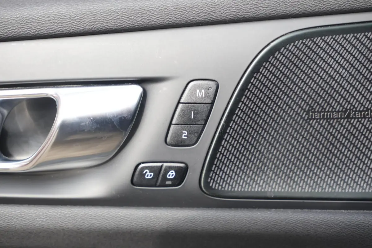 T8 Recharge AWD Inscription | Stoelverwarming | Trekhaak | Parkeercamera | Panoramadak | H/K | BLIS | Pilot Assist | Keyless