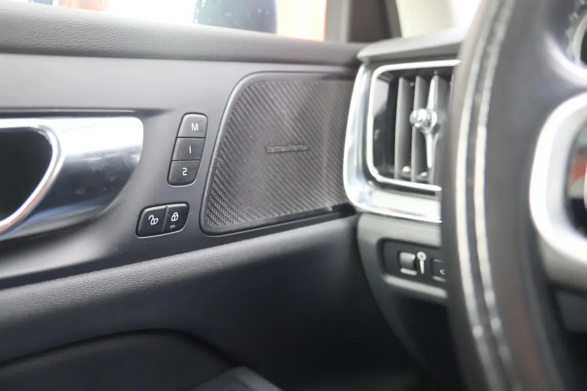 T8 Recharge AWD Inscription | Stoelverwarming | Trekhaak | Parkeercamera | Panoramadak | H/K | BLIS | Pilot Assist | Keyless