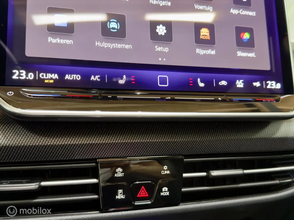 8.5 2.0 TSI GTI Clubsport | Pano | HuD | H/K | IQ | Black Style | Dodehoek | Alcantara/Leer | Camera | Stoel- & Stuurverwarming | AutoPilot | Sfeer | 301PK