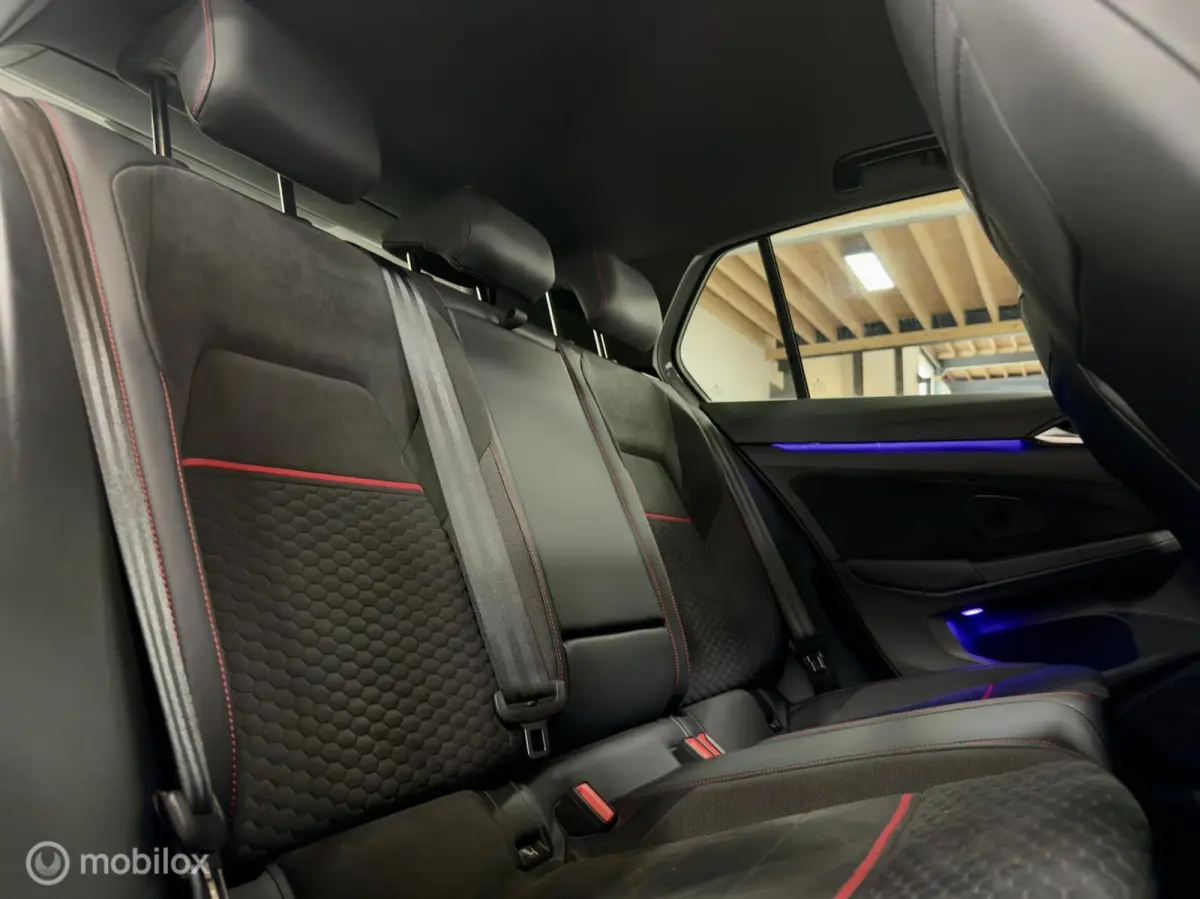 8.5 2.0 TSI GTI Clubsport | Pano | HuD | H/K | IQ | Black Style | Dodehoek | Alcantara/Leer | Camera | Stoel- & Stuurverwarming | AutoPilot | Sfeer | 301PK