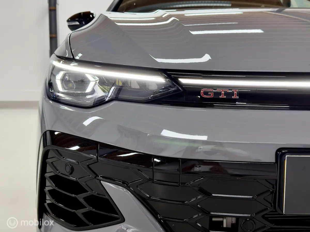 8.5 2.0 TSI GTI Clubsport | Pano | HuD | H/K | IQ | Black Style | Dodehoek | Alcantara/Leer | Camera | Stoel- & Stuurverwarming | AutoPilot | Sfeer | 301PK