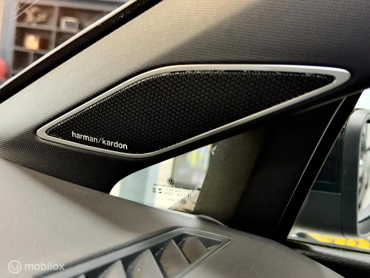 8.5 2.0 TSI GTI Clubsport | Pano | HuD | H/K | IQ | Black Style | Dodehoek | Alcantara/Leer | Camera | Stoel- & Stuurverwarming | AutoPilot | Sfeer | 301PK