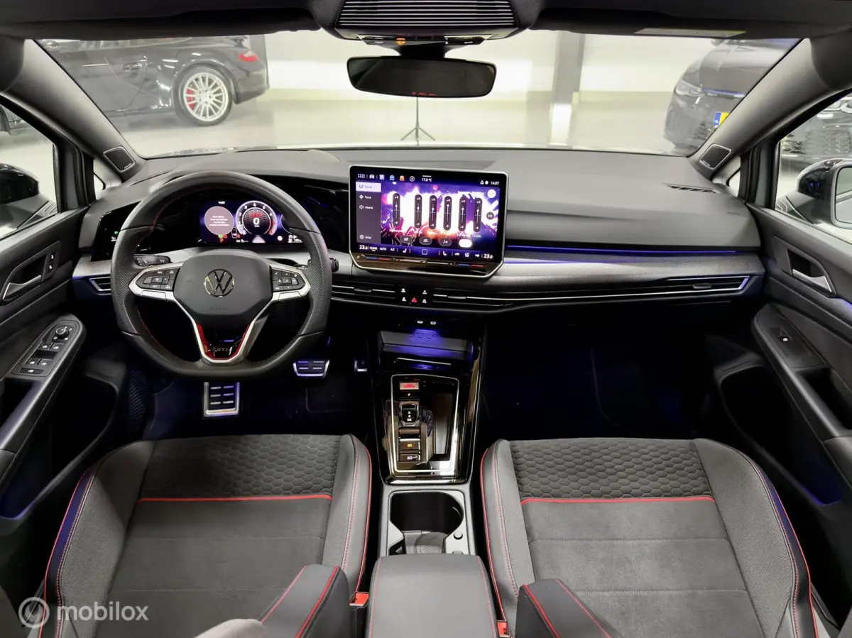 8.5 2.0 TSI GTI Clubsport | Pano | HuD | H/K | IQ | Black Style | Dodehoek | Alcantara/Leer | Camera | Stoel- & Stuurverwarming | AutoPilot | Sfeer | 301PK