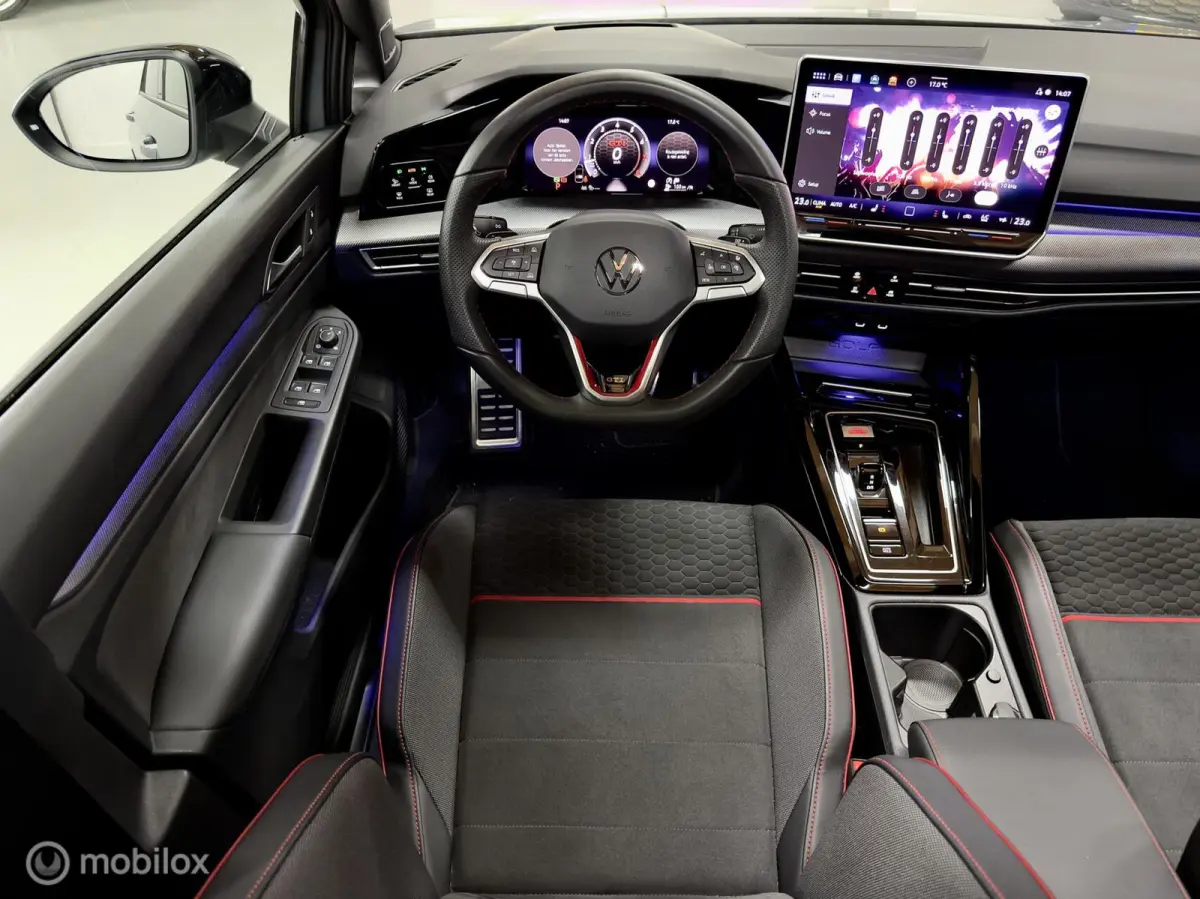 8.5 2.0 TSI GTI Clubsport | Pano | HuD | H/K | IQ | Black Style | Dodehoek | Alcantara/Leer | Camera | Stoel- & Stuurverwarming | AutoPilot | Sfeer | 301PK