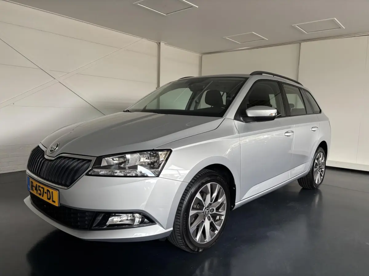 1.0 TSI Business Edition,Navigatie,Trekhaak