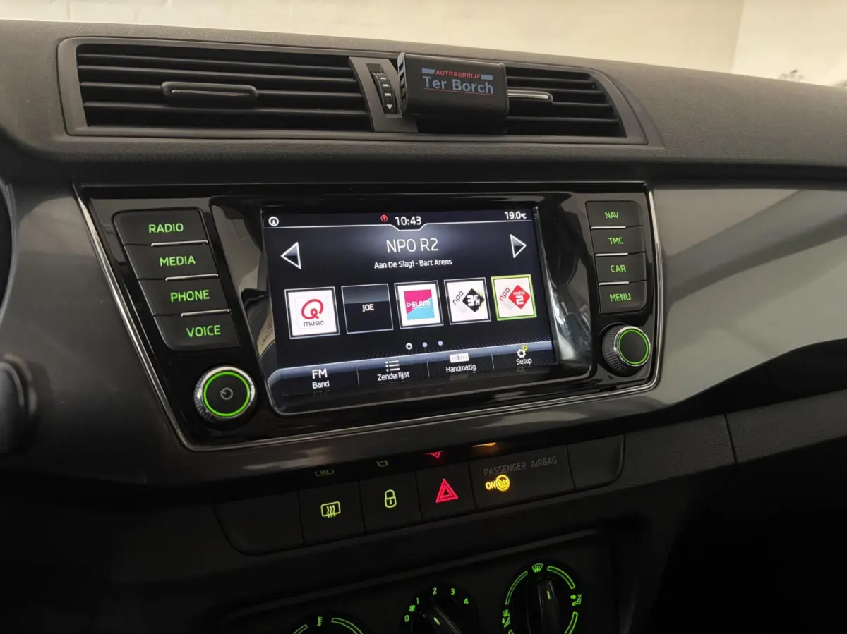 1.0 TSI Business Edition,Navigatie,Trekhaak