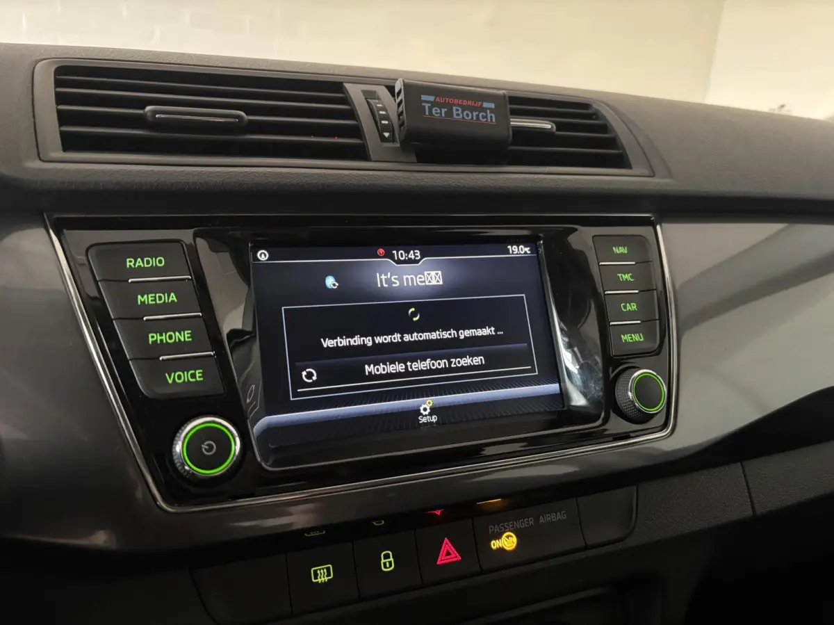 1.0 TSI Business Edition,Navigatie,Trekhaak