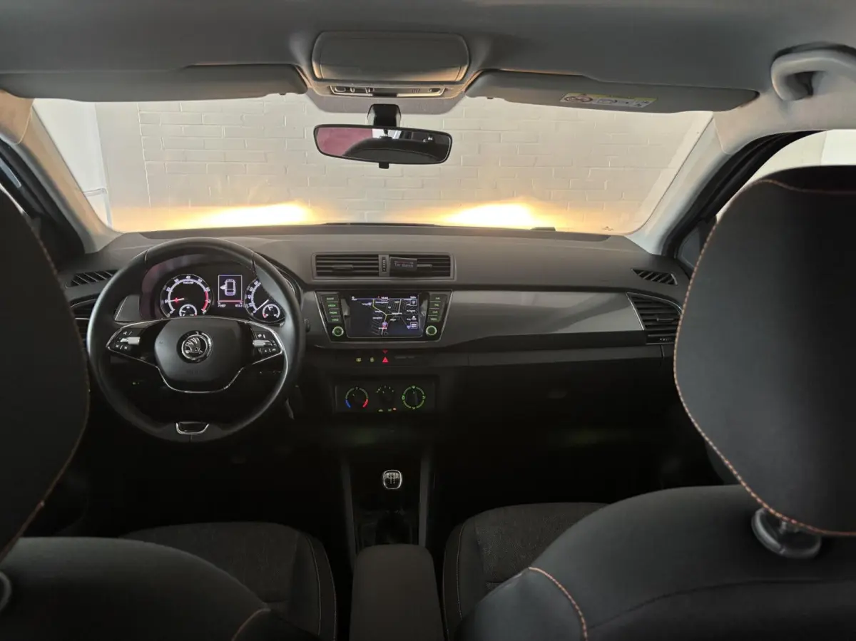 1.0 TSI Business Edition,Navigatie,Trekhaak