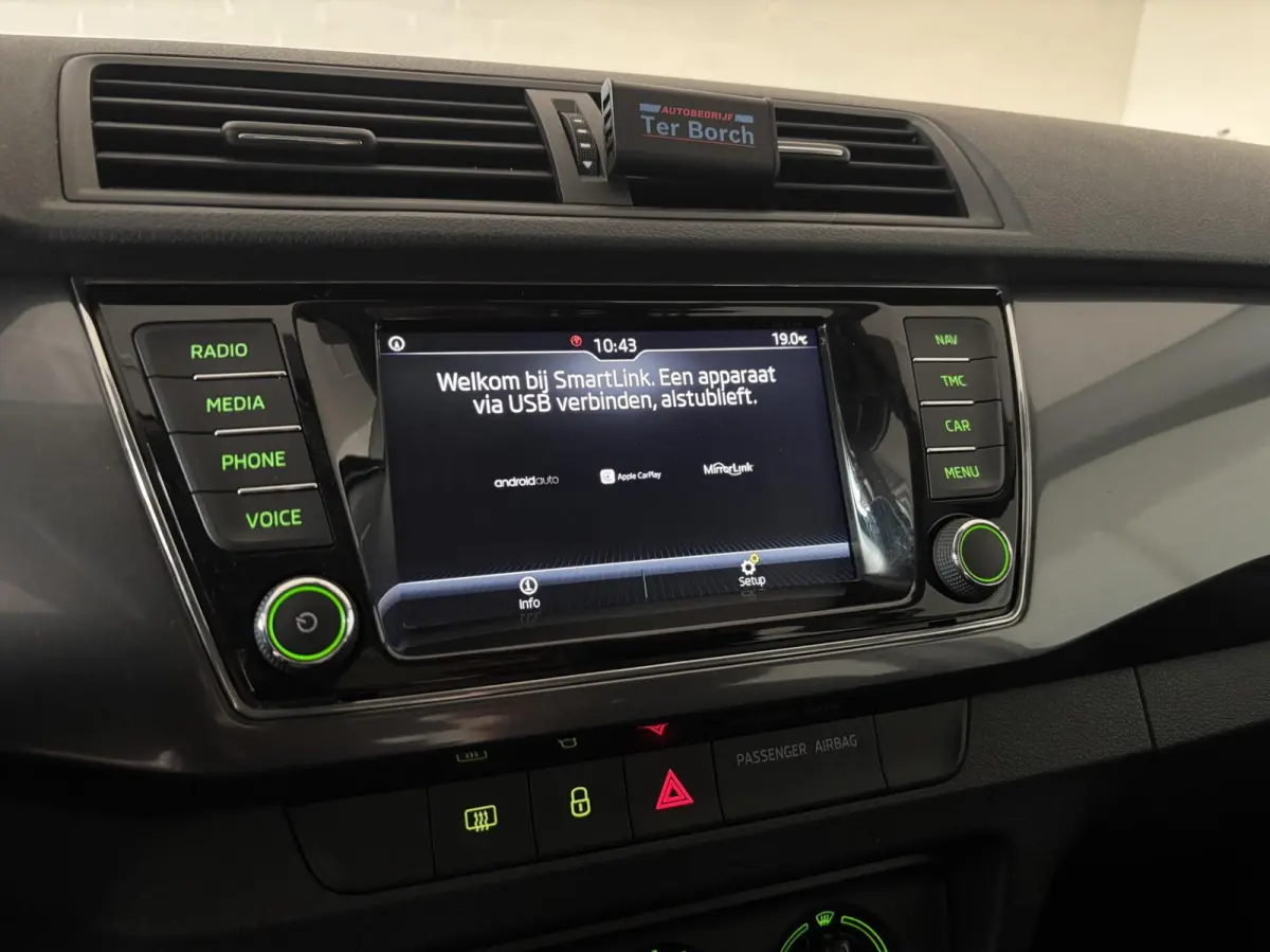 1.0 TSI Business Edition,Navigatie,Trekhaak
