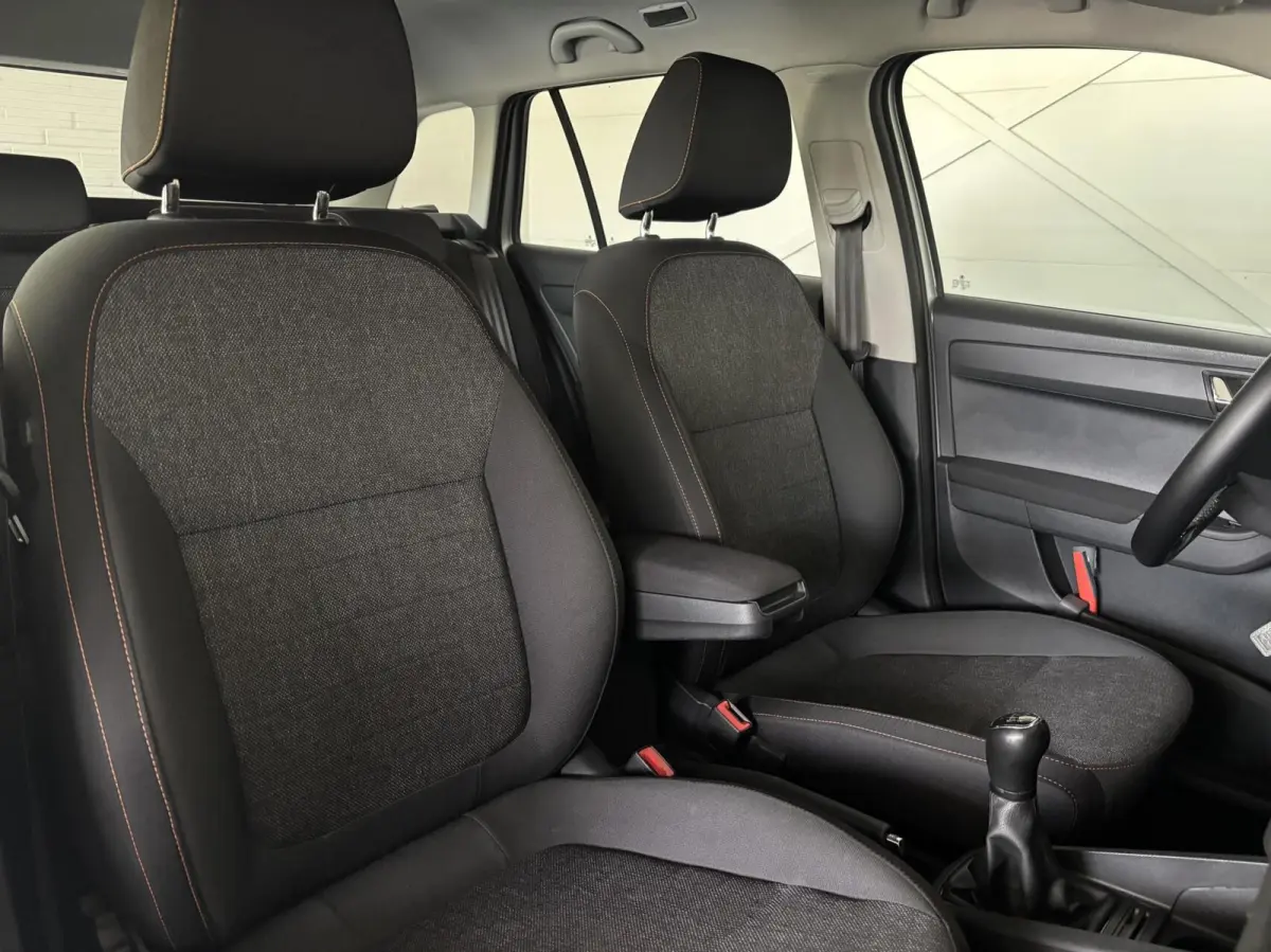 1.0 TSI Business Edition,Navigatie,Trekhaak