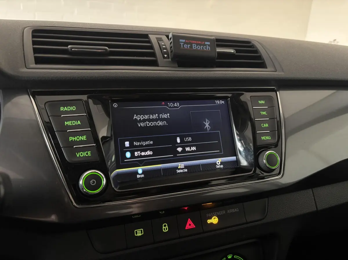 1.0 TSI Business Edition,Navigatie,Trekhaak