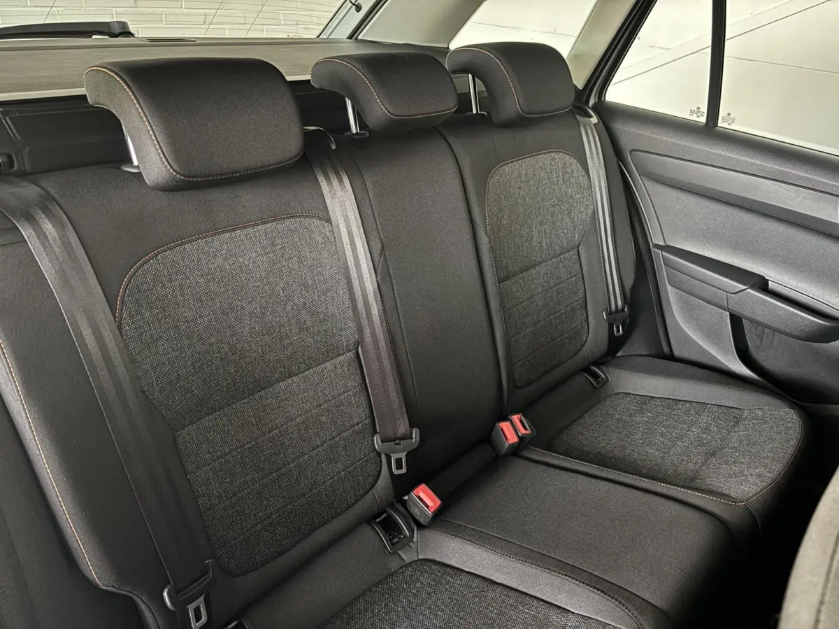1.0 TSI Business Edition,Navigatie,Trekhaak