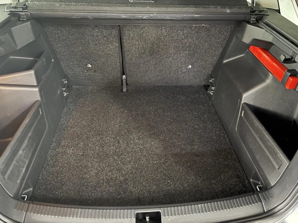 1.0 TSI Business Edition,Navigatie,Trekhaak