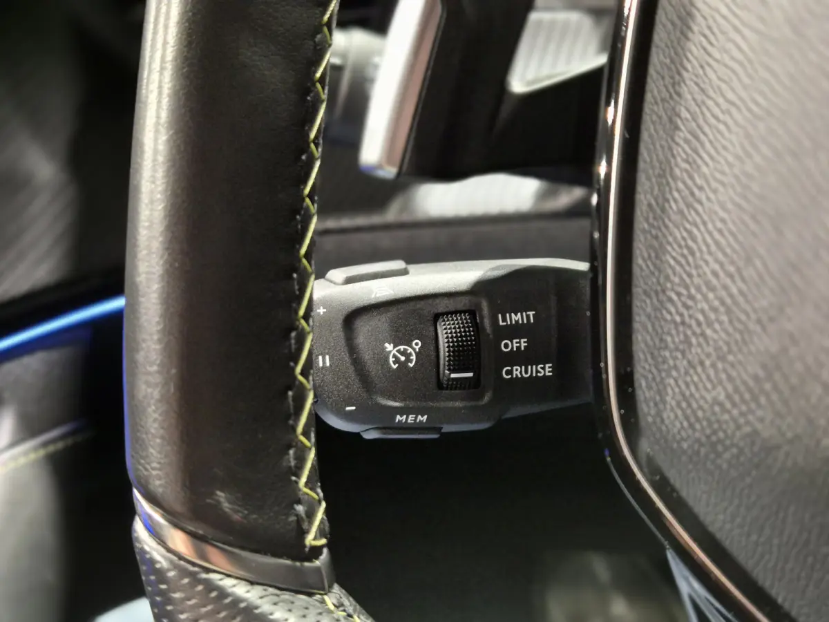 1.2 Hybrid 145 GT 360 Camera | Groot Navi | Carplay/Android | LED | Half leer | Dode-hoek