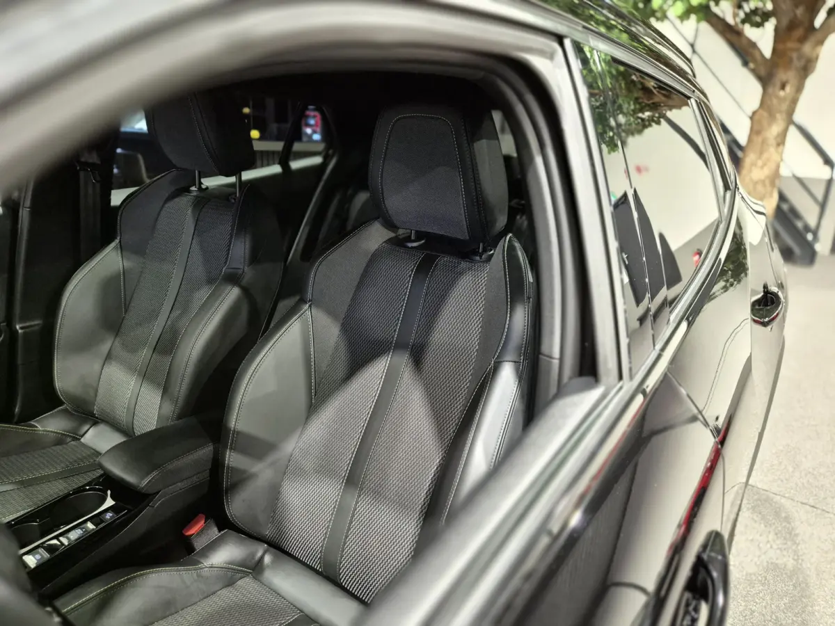 1.2 Hybrid 145 GT 360 Camera | Groot Navi | Carplay/Android | LED | Half leer | Dode-hoek