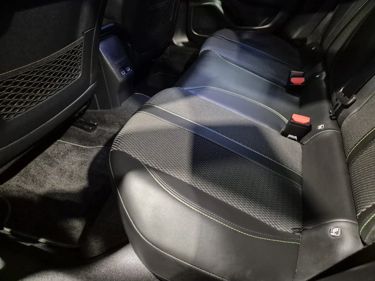 1.2 Hybrid 145 GT 360 Camera | Groot Navi | Carplay/Android | LED | Half leer | Dode-hoek