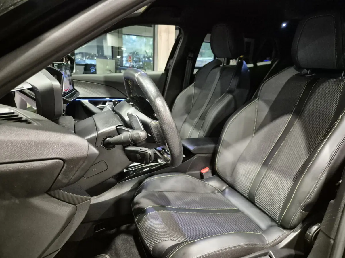 1.2 Hybrid 145 GT 360 Camera | Groot Navi | Carplay/Android | LED | Half leer | Dode-hoek