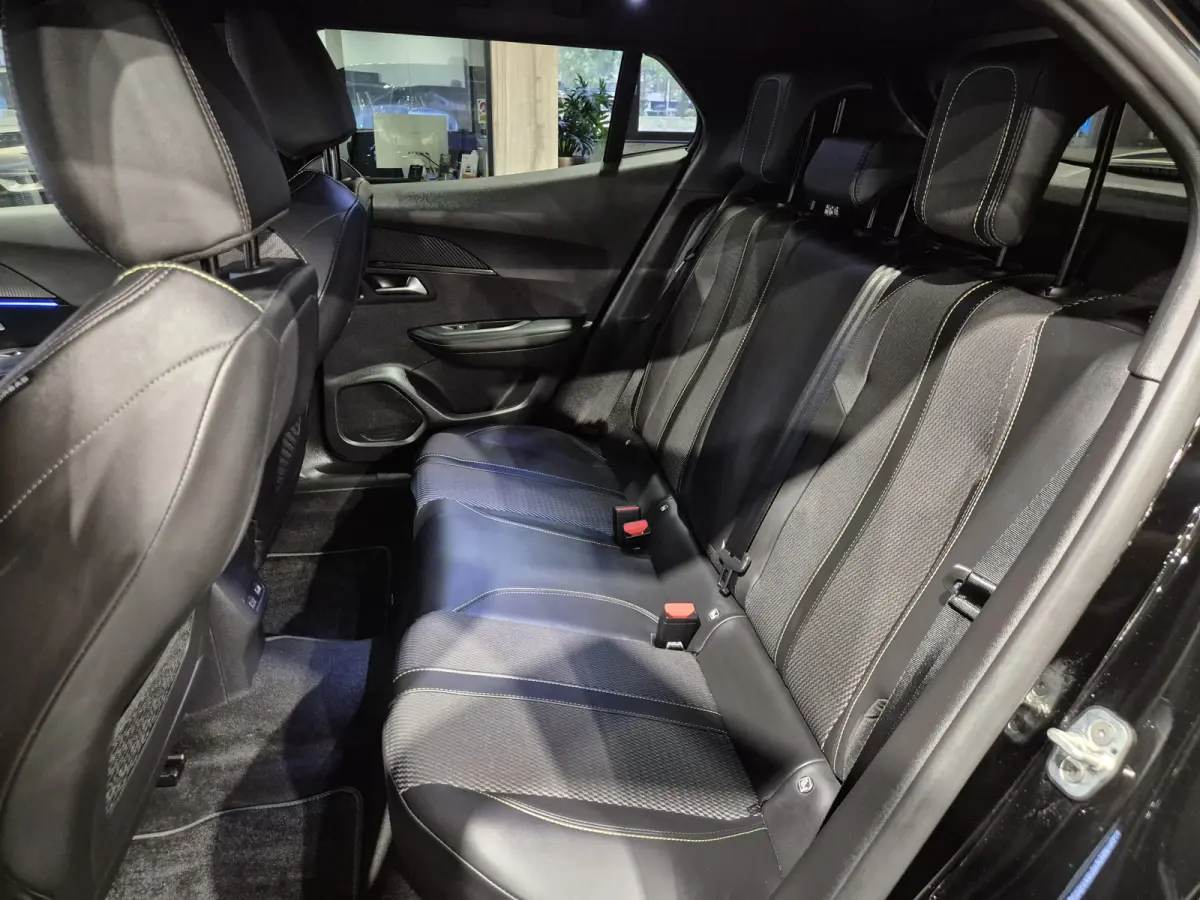 1.2 Hybrid 145 GT 360 Camera | Groot Navi | Carplay/Android | LED | Half leer | Dode-hoek