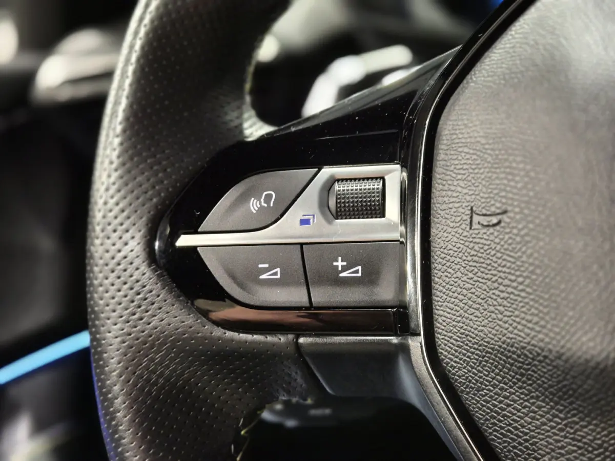 1.2 Hybrid 145 GT 360 Camera | Groot Navi | Carplay/Android | LED | Half leer | Dode-hoek