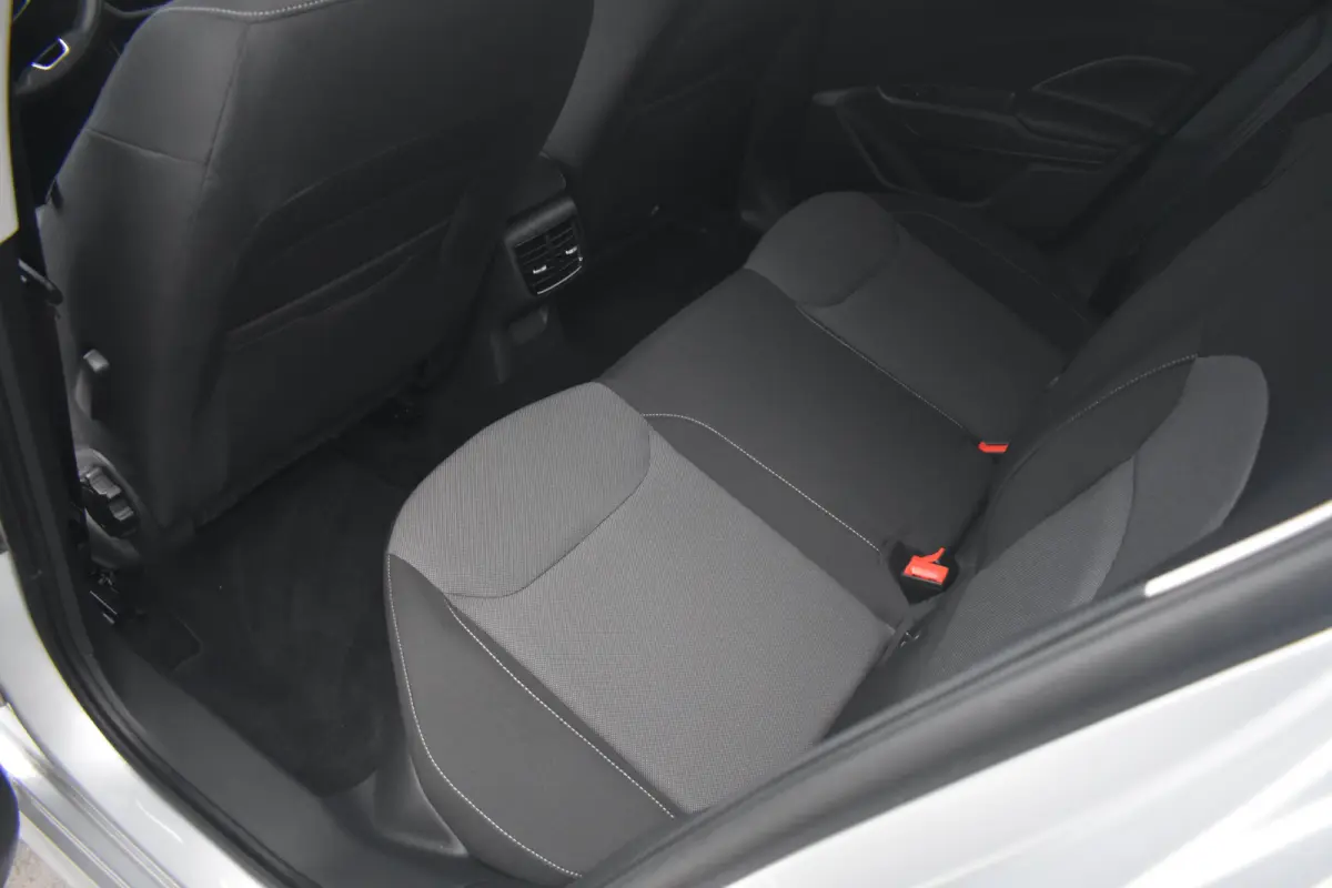 1.0 95PK TSI Selection | Airco | Alarm klasse 1(startblokkering) | Cruise control