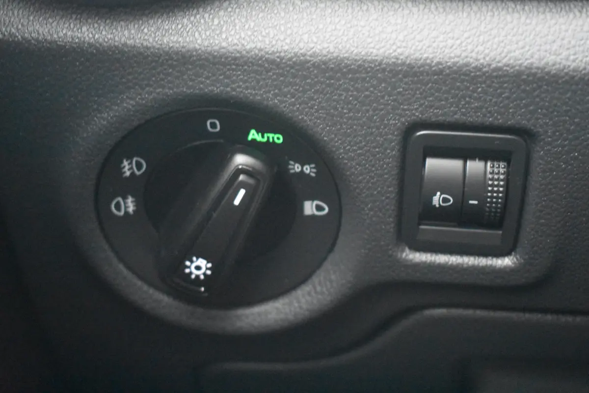 1.0 95PK TSI Selection | Airco | Alarm klasse 1(startblokkering) | Cruise control