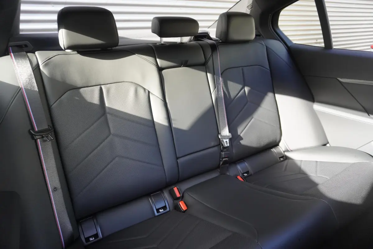 530e | SoH 100% | M Sportpakket Pro | Comfort Pack | Trekhaak met elektrisch wegklapbare kogel | Stoelventilatie voor beide voorstoelen | Harman Kardon HiFi Sound system | Driving Assistant 