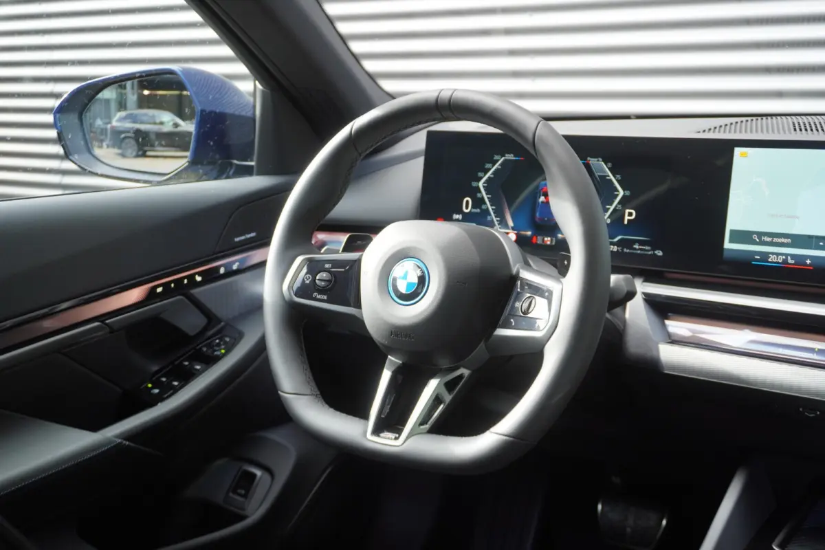530e | SoH 100% | M Sportpakket Pro | Comfort Pack | Trekhaak met elektrisch wegklapbare kogel | Stoelventilatie voor beide voorstoelen | Harman Kardon HiFi Sound system | Driving Assistant 