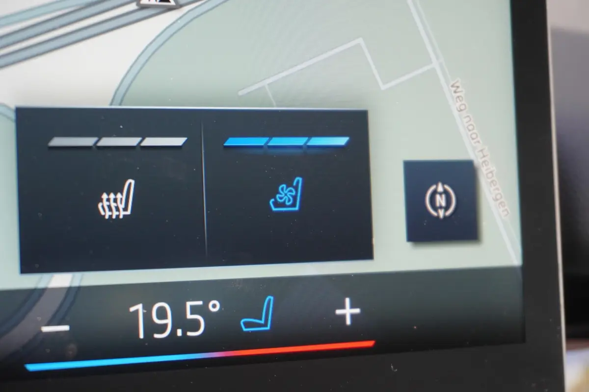 530e | SoH 100% | M Sportpakket Pro | Comfort Pack | Trekhaak met elektrisch wegklapbare kogel | Stoelventilatie voor beide voorstoelen | Harman Kardon HiFi Sound system | Driving Assistant 