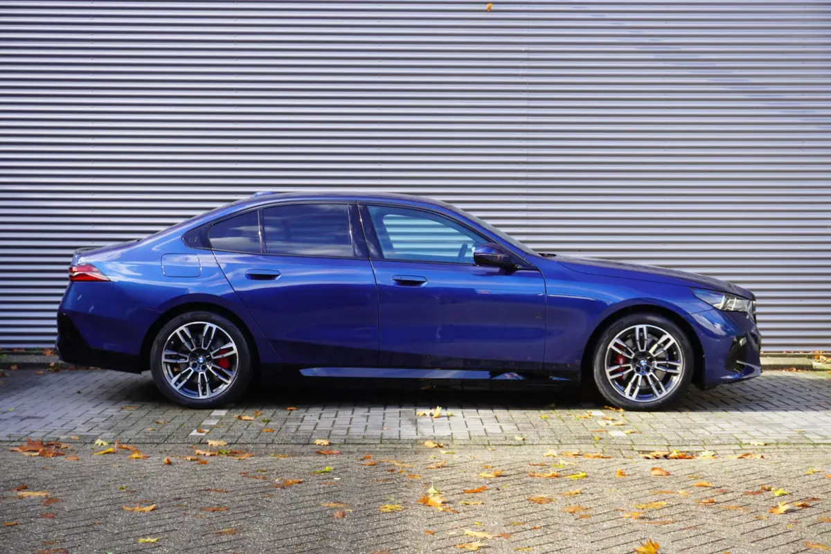 530e | SoH 100% | M Sportpakket Pro | Comfort Pack | Trekhaak met elektrisch wegklapbare kogel | Stoelventilatie voor beide voorstoelen | Harman Kardon HiFi Sound system | Driving Assistant 