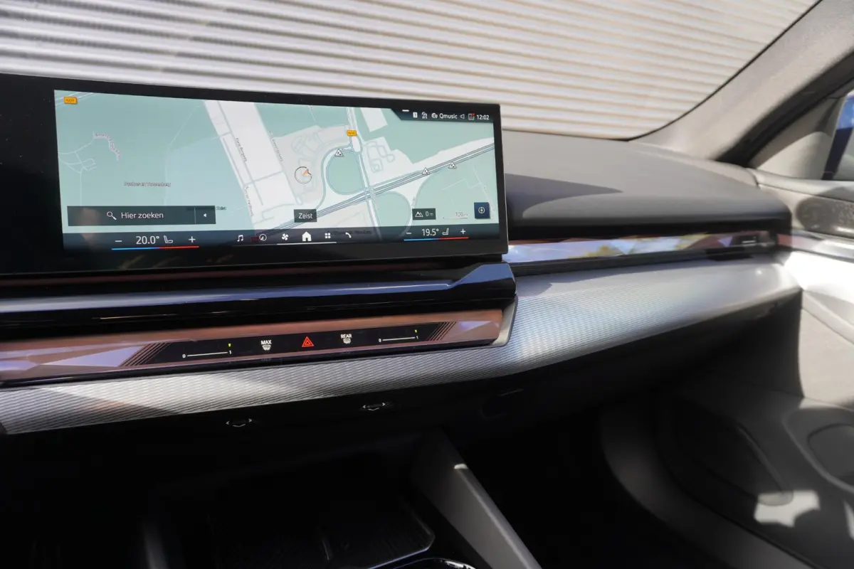 530e | SoH 100% | M Sportpakket Pro | Comfort Pack | Trekhaak met elektrisch wegklapbare kogel | Stoelventilatie voor beide voorstoelen | Harman Kardon HiFi Sound system | Driving Assistant 