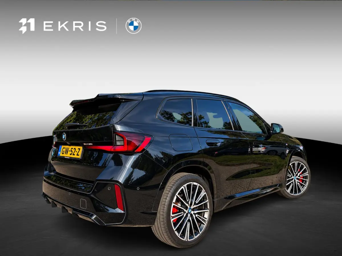 xDrive30 | SoH 100% | M Sportpakket Pro | Innovation Pack | Glazen panoramadak | Trekhaak met elektrisch wegklapbare kogel | Actiefstoelen voor | Driving Assistant Plus