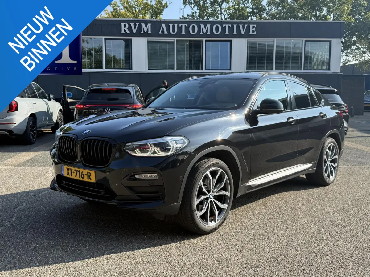 xDrive20i High Executive | MEMORY | ELEK. STOELEN | ELEK. ACHTERKLEP | TREKHAAK | ACHTERUITRIJCAMERA | PANORAMADAK |