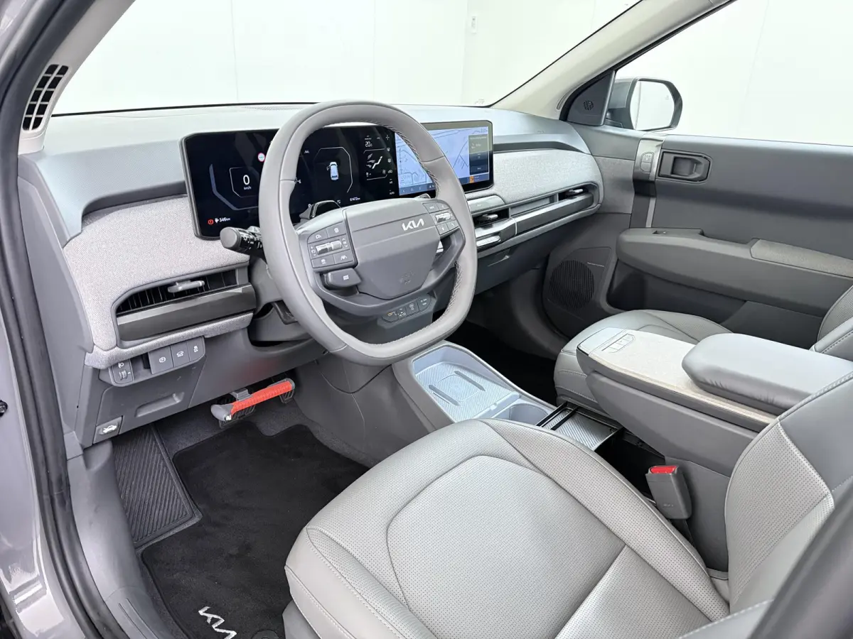 Plus Advanced 58.3 kWh SOH 100% | HARMAN KARDON | DODE HOEK | ELEK. STOELEN | STOEL + STUURVERWARMING | ADAP. CRUISE | ACHTERUITRIJCAMERA | PANO | FABRIEKS GARANTIE TOT 01-2032 | NET ONDERHO