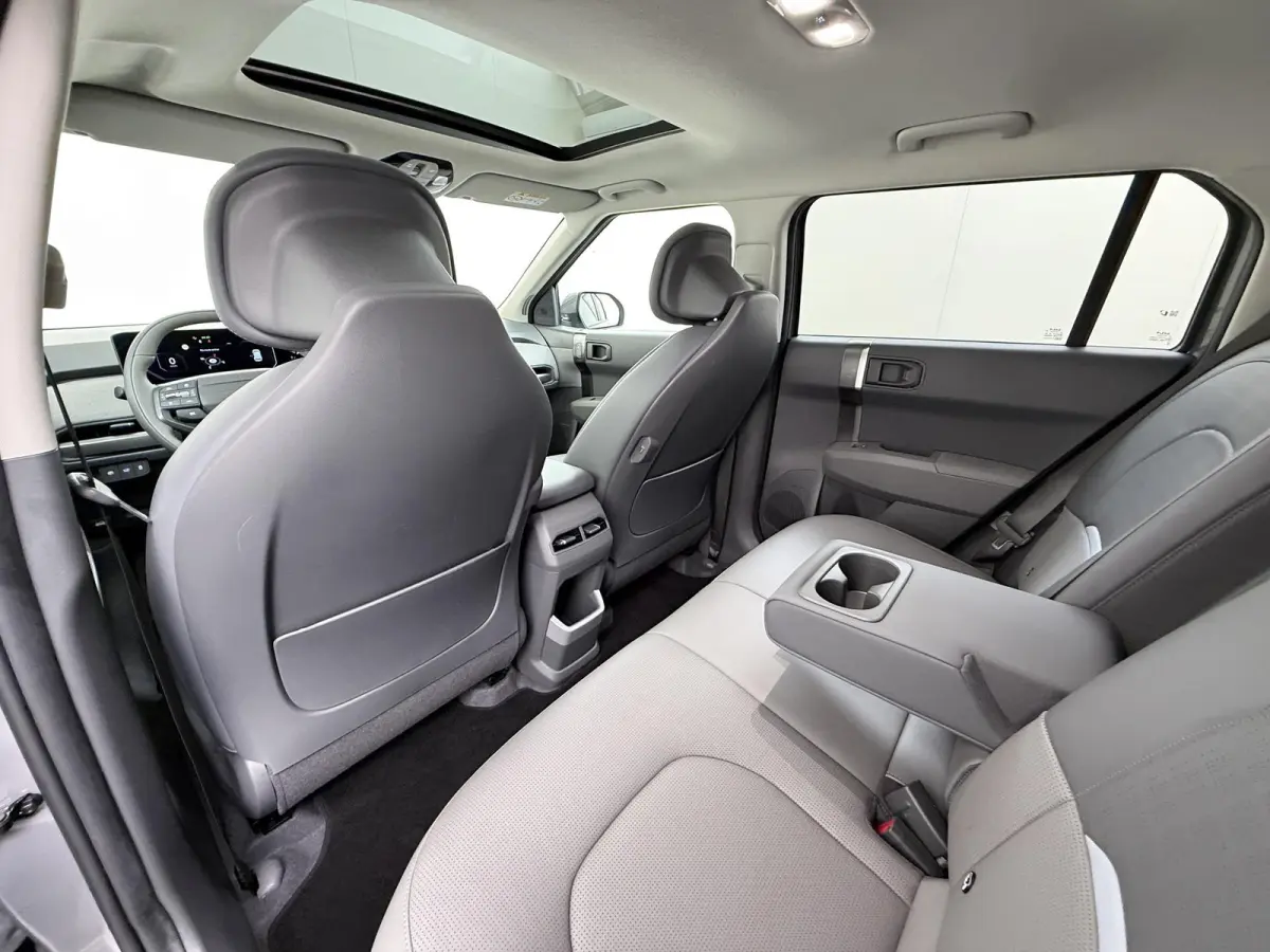 Plus Advanced 58.3 kWh SOH 100% | HARMAN KARDON | DODE HOEK | ELEK. STOELEN | STOEL + STUURVERWARMING | ADAP. CRUISE | ACHTERUITRIJCAMERA | PANO | FABRIEKS GARANTIE TOT 01-2032 | NET ONDERHO