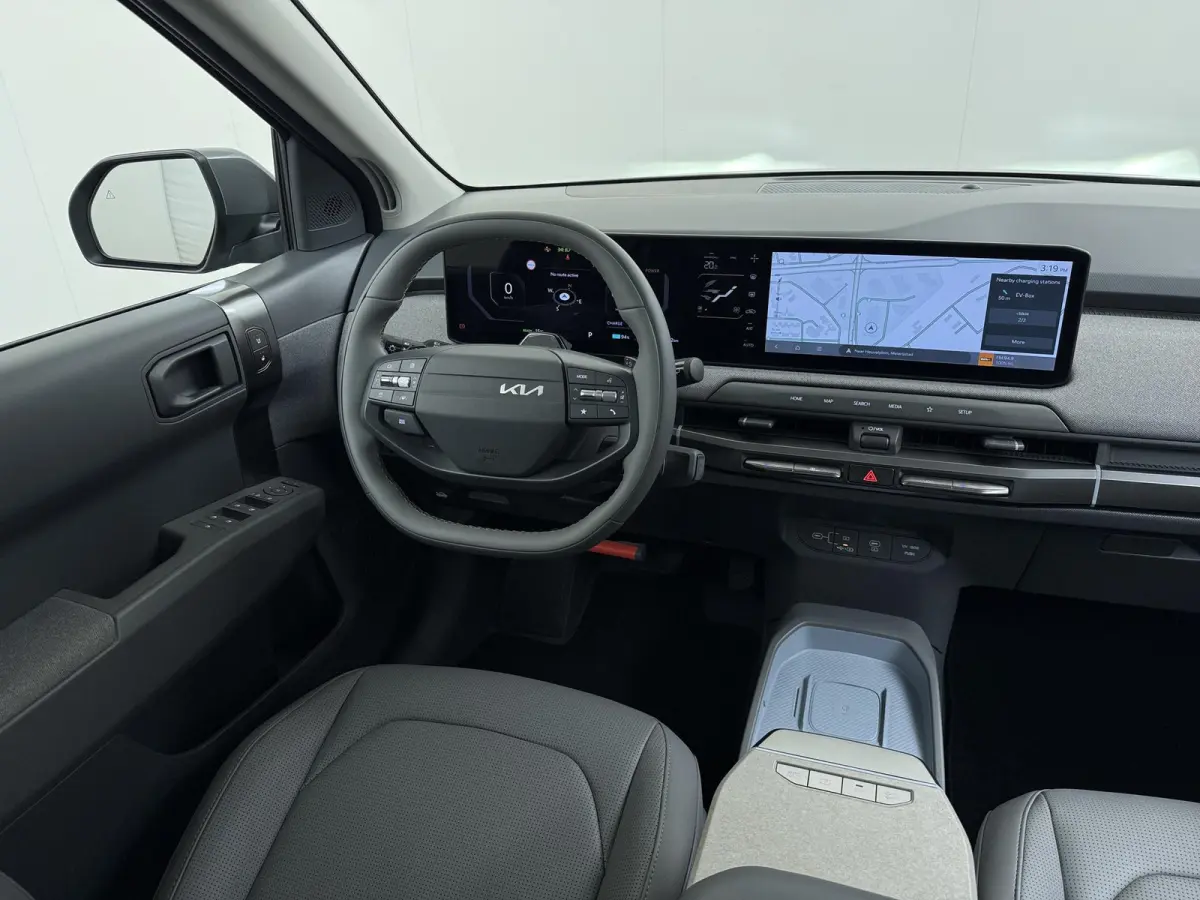 Plus Advanced 58.3 kWh SOH 100% | HARMAN KARDON | DODE HOEK | ELEK. STOELEN | STOEL + STUURVERWARMING | ADAP. CRUISE | ACHTERUITRIJCAMERA | PANO | FABRIEKS GARANTIE TOT 01-2032 | NET ONDERHO