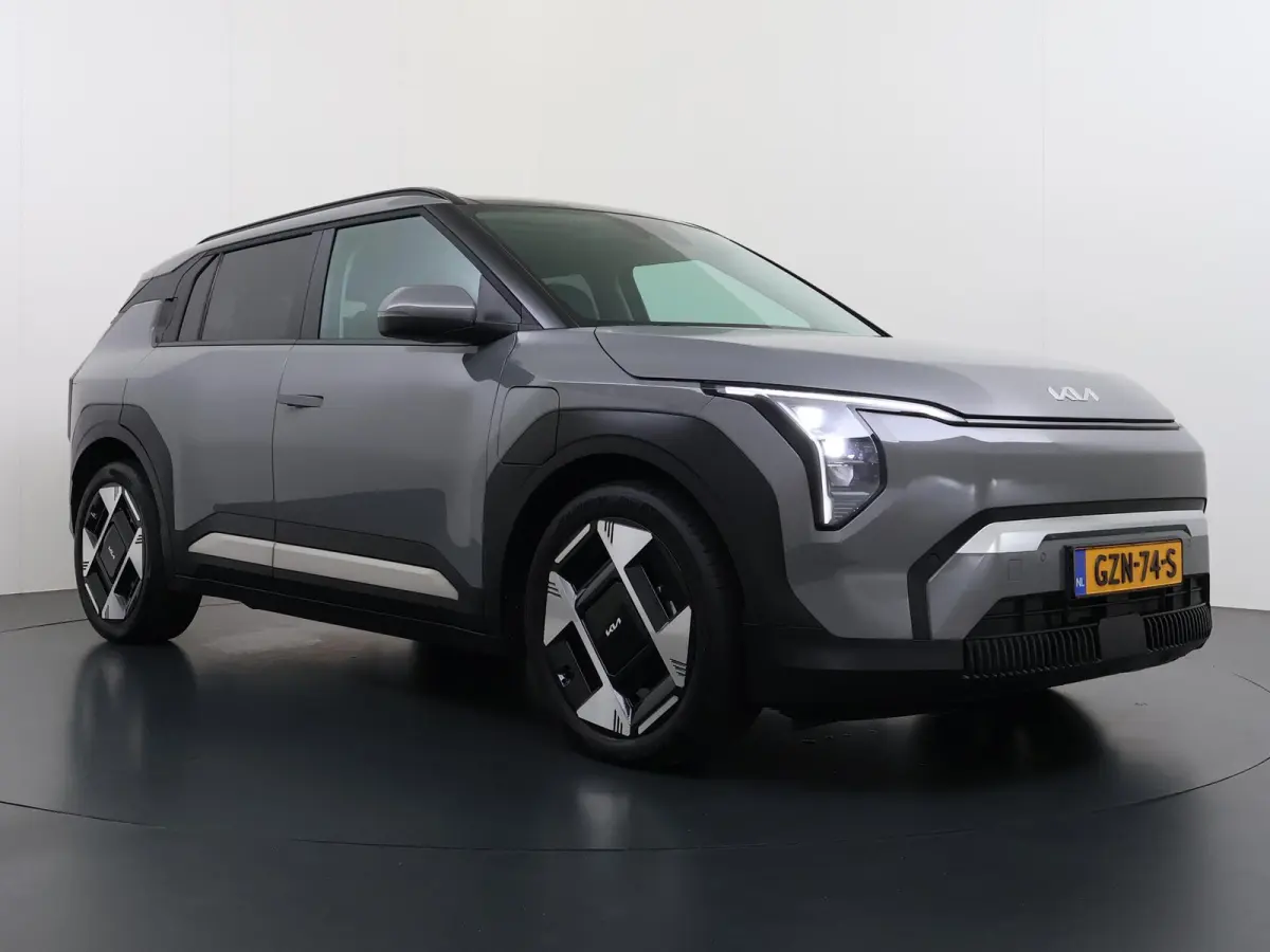 Plus Advanced 58.3 kWh SOH 100% | HARMAN KARDON | DODE HOEK | ELEK. STOELEN | STOEL + STUURVERWARMING | ADAP. CRUISE | ACHTERUITRIJCAMERA | PANO | FABRIEKS GARANTIE TOT 01-2032 | NET ONDERHO