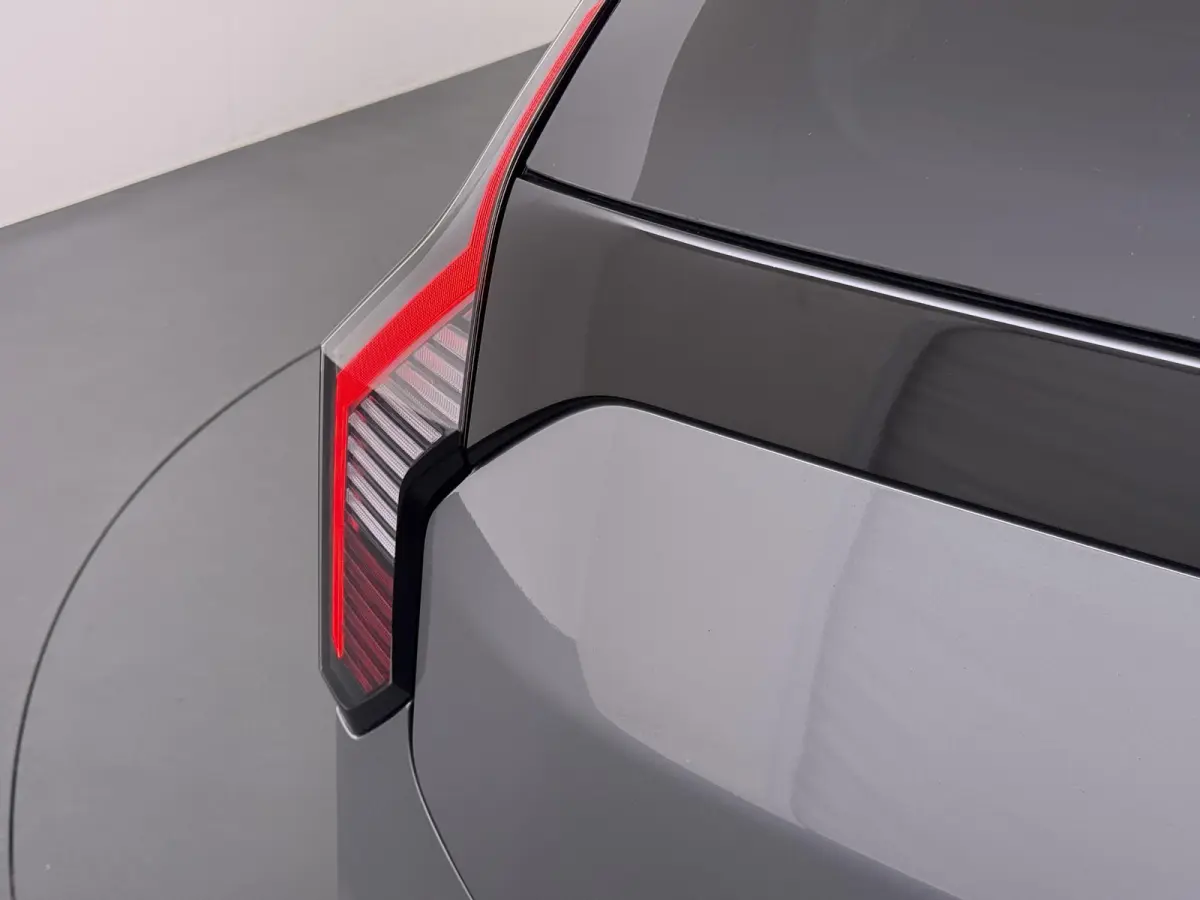 Plus Advanced 58.3 kWh SOH 100% | HARMAN KARDON | DODE HOEK | ELEK. STOELEN | STOEL + STUURVERWARMING | ADAP. CRUISE | ACHTERUITRIJCAMERA | PANO | FABRIEKS GARANTIE TOT 01-2032 | NET ONDERHO