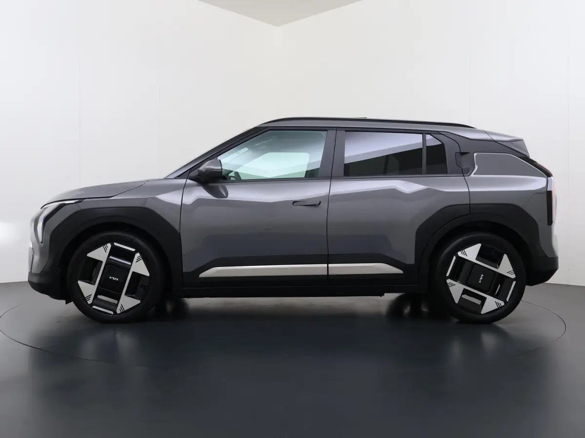 Plus Advanced 58.3 kWh SOH 100% | HARMAN KARDON | DODE HOEK | ELEK. STOELEN | STOEL + STUURVERWARMING | ADAP. CRUISE | ACHTERUITRIJCAMERA | PANO | FABRIEKS GARANTIE TOT 01-2032 | NET ONDERHO