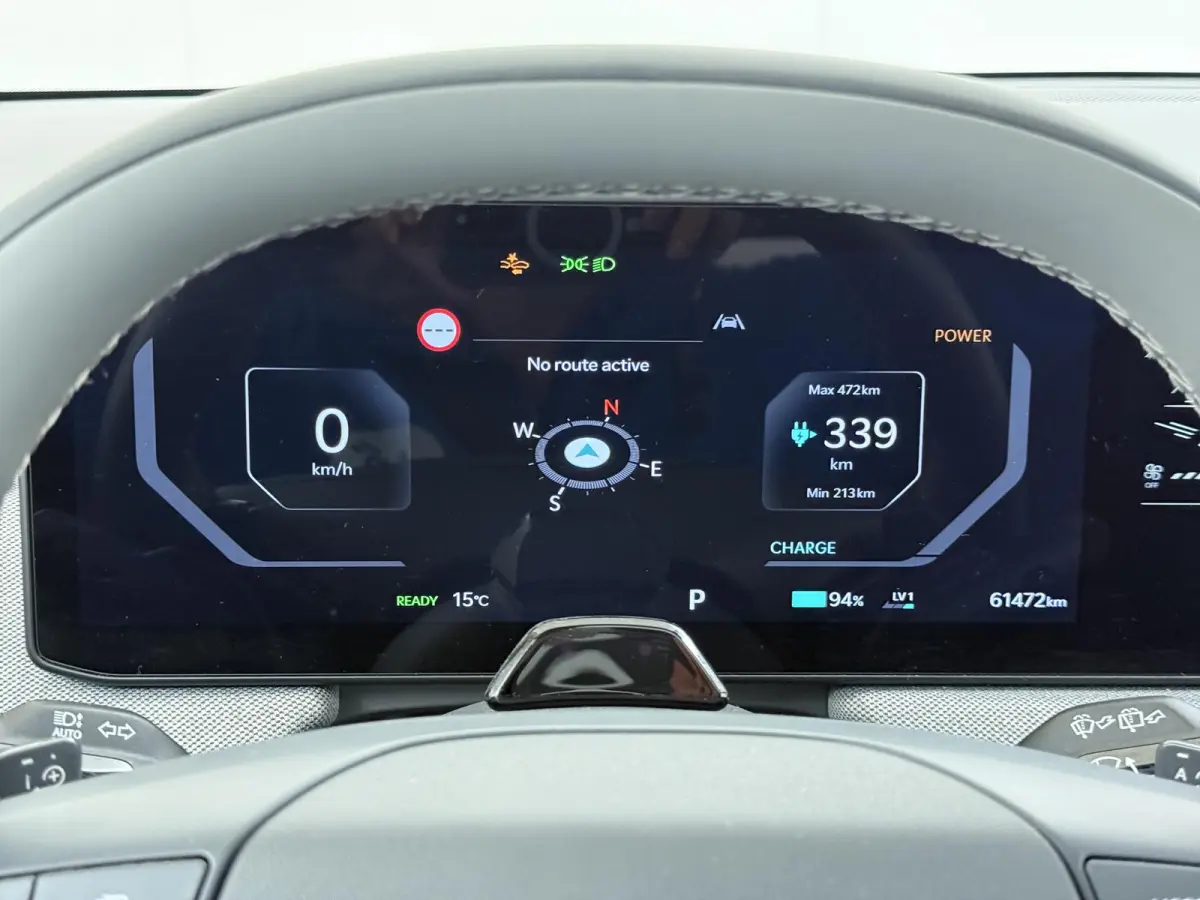Plus Advanced 58.3 kWh SOH 100% | HARMAN KARDON | DODE HOEK | ELEK. STOELEN | STOEL + STUURVERWARMING | ADAP. CRUISE | ACHTERUITRIJCAMERA | PANO | FABRIEKS GARANTIE TOT 01-2032 | NET ONDERHO