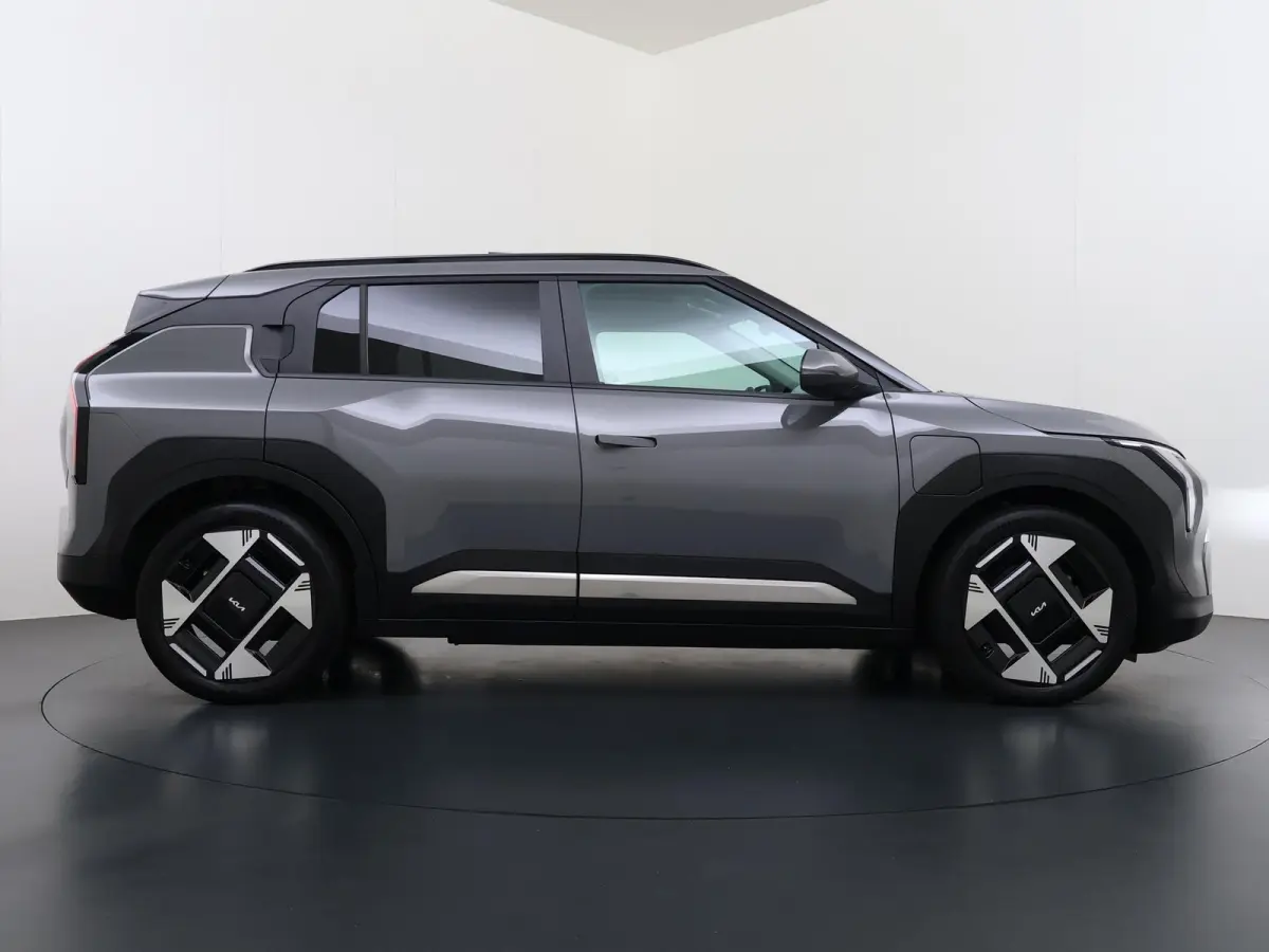 Plus Advanced 58.3 kWh SOH 100% | HARMAN KARDON | DODE HOEK | ELEK. STOELEN | STOEL + STUURVERWARMING | ADAP. CRUISE | ACHTERUITRIJCAMERA | PANO | FABRIEKS GARANTIE TOT 01-2032 | NET ONDERHO