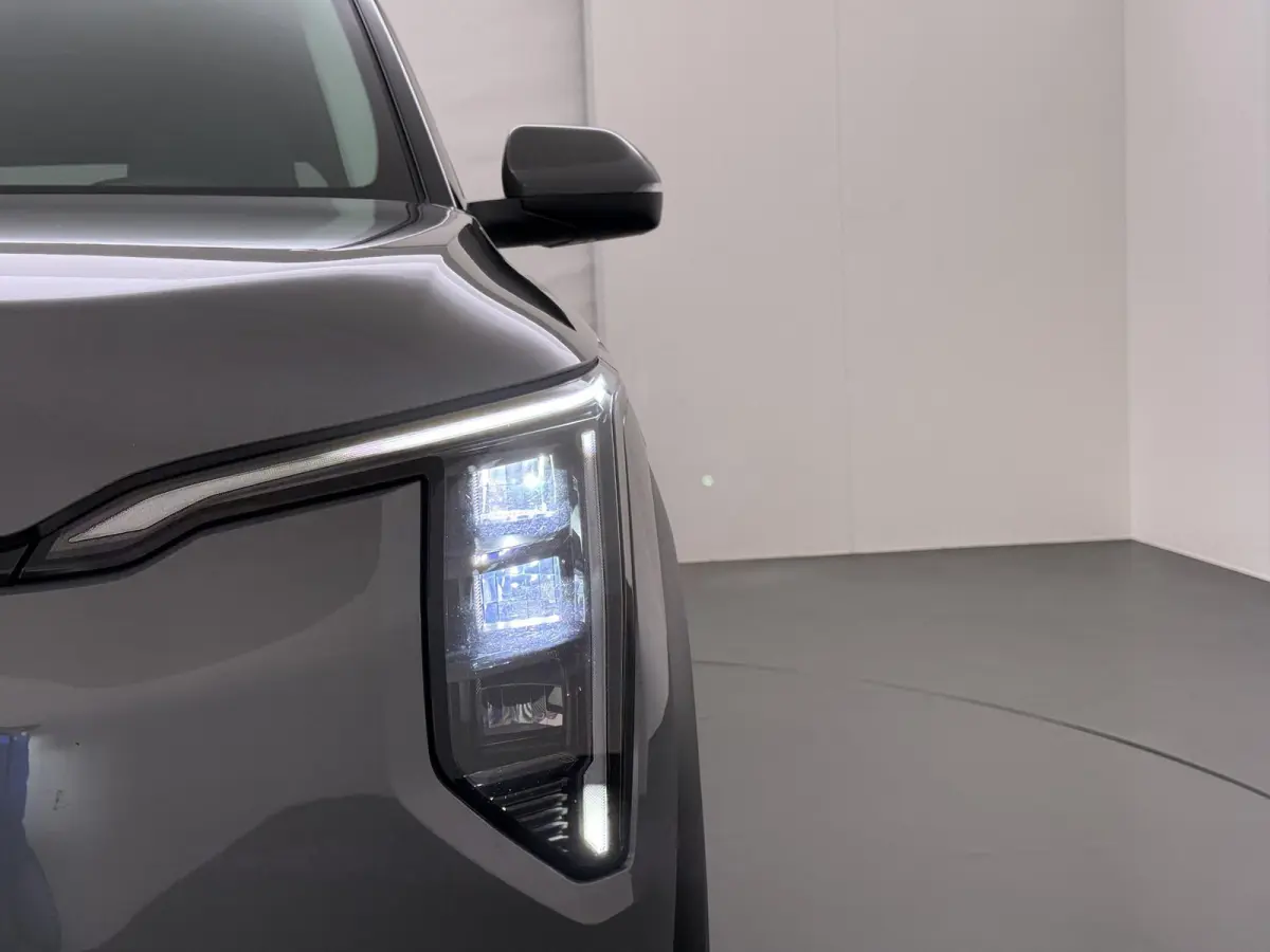 Plus Advanced 58.3 kWh SOH 100% | HARMAN KARDON | DODE HOEK | ELEK. STOELEN | STOEL + STUURVERWARMING | ADAP. CRUISE | ACHTERUITRIJCAMERA | PANO | FABRIEKS GARANTIE TOT 01-2032 | NET ONDERHO