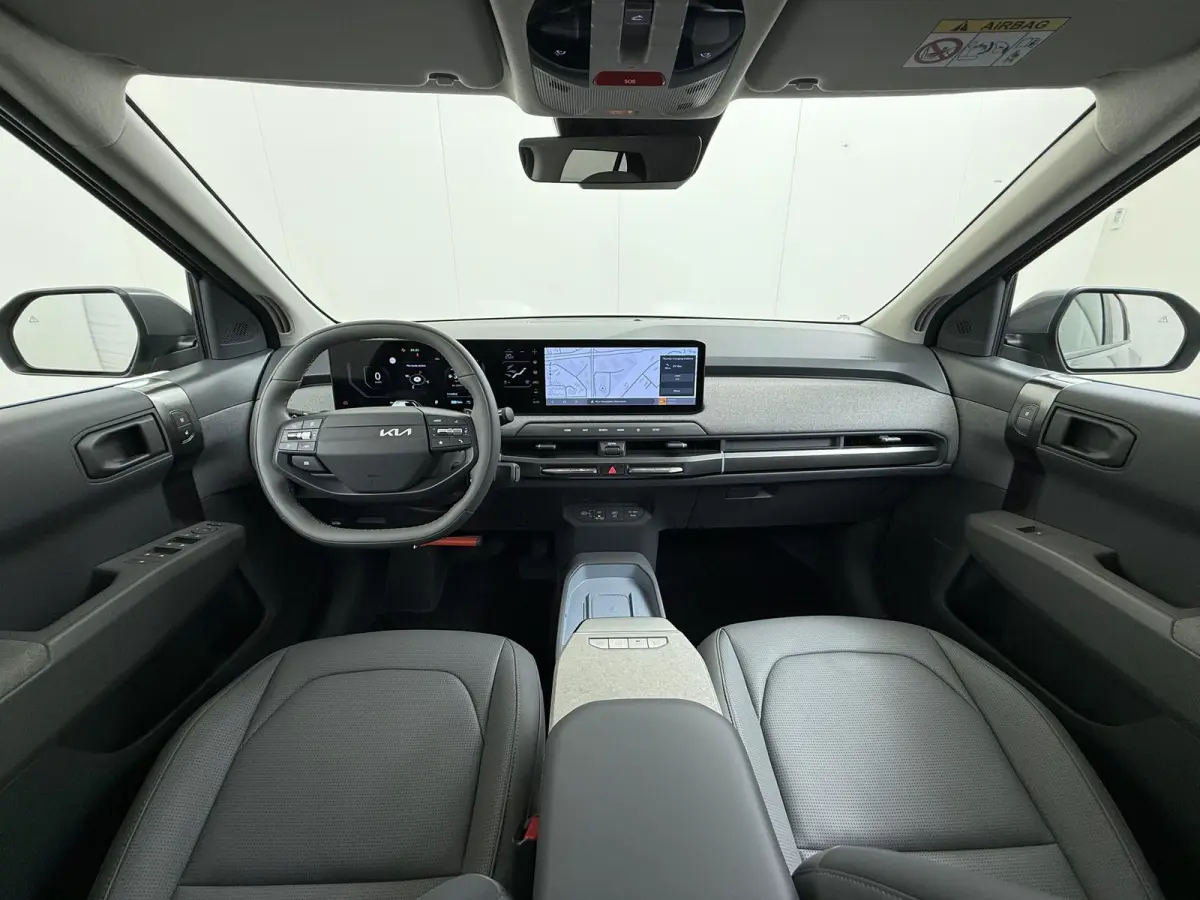 Plus Advanced 58.3 kWh SOH 100% | HARMAN KARDON | DODE HOEK | ELEK. STOELEN | STOEL + STUURVERWARMING | ADAP. CRUISE | ACHTERUITRIJCAMERA | PANO | FABRIEKS GARANTIE TOT 01-2032 | NET ONDERHO