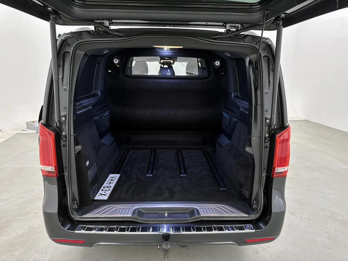 300d Lang DC Avantgarde AMG line Leder Camera Navigatie Trekhaak afneembaar Dubbele cabine