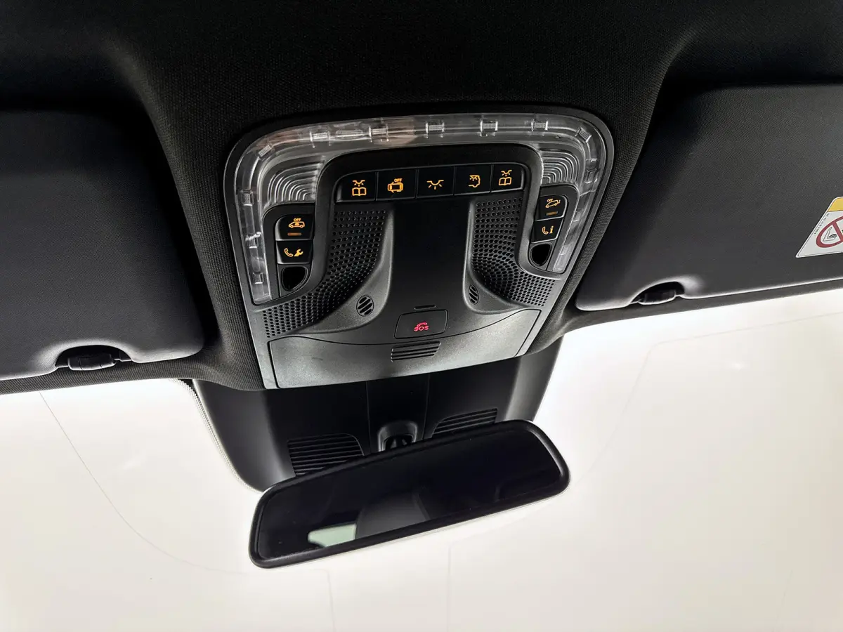 300d Lang DC Avantgarde AMG line Leder Camera Navigatie Trekhaak afneembaar Dubbele cabine