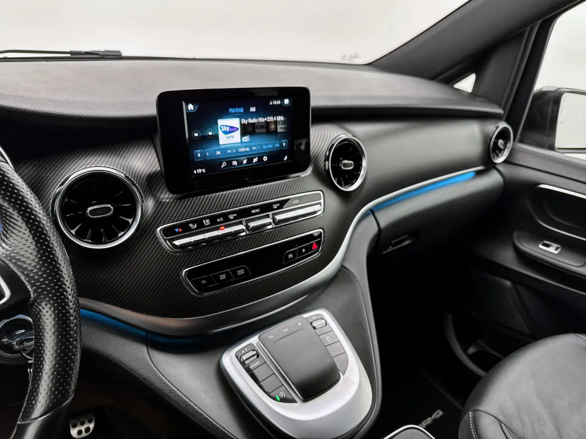 300d Lang DC Avantgarde AMG line Leder Camera Navigatie Trekhaak afneembaar Dubbele cabine