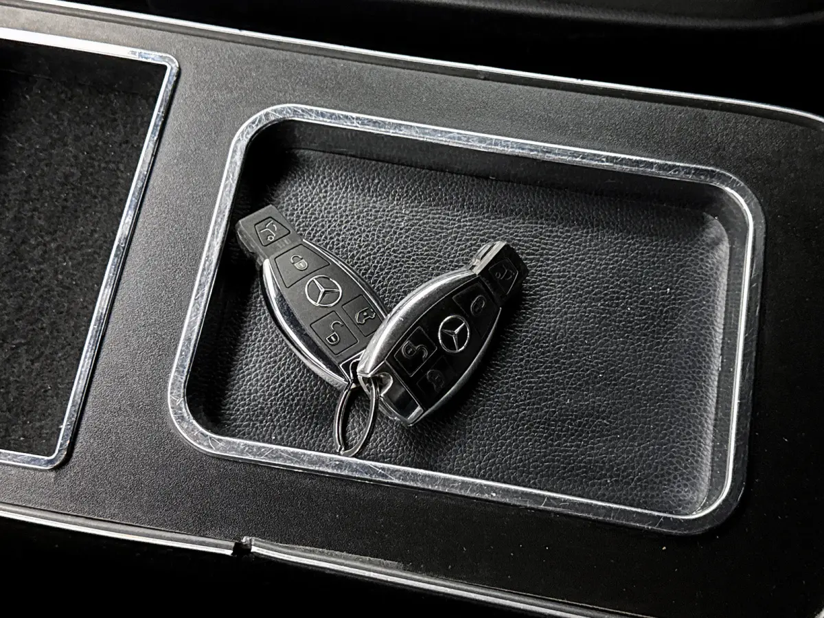 300d Lang DC Avantgarde AMG line Leder Camera Navigatie Trekhaak afneembaar Dubbele cabine