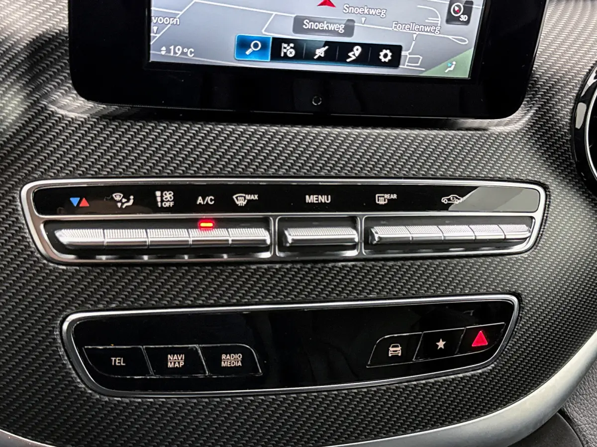 300d Lang DC Avantgarde AMG line Leder Camera Navigatie Trekhaak afneembaar Dubbele cabine
