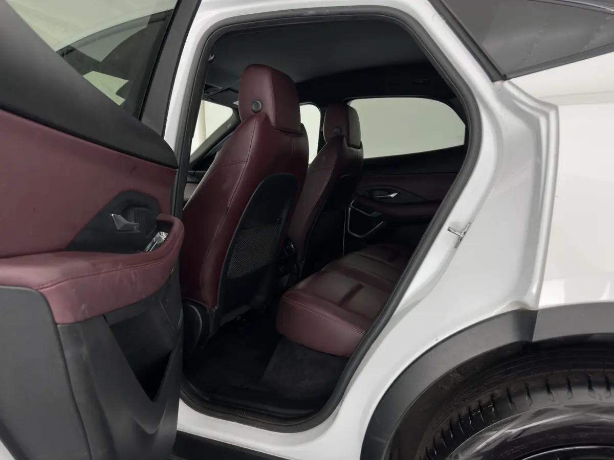 1.5 P300e AWD R-Dynamic HSE (Plug-in) {SoH-99%} (INCL-BTW) *LEATHER | FULL-LED | MEMORY-PACK | MERIDIAN-SOUND | BLINDSPOT | CAMERA | NAVI-FULLMAP | HEATED-SPORTSEATS | DAB+ | KEYLESS | ECC |