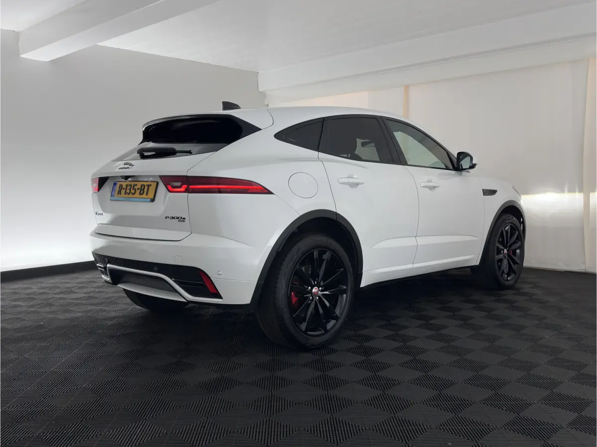 1.5 P300e AWD R-Dynamic HSE (Plug-in) {SoH-99%} (INCL-BTW) *LEATHER | FULL-LED | MEMORY-PACK | MERIDIAN-SOUND | BLINDSPOT | CAMERA | NAVI-FULLMAP | HEATED-SPORTSEATS | DAB+ | KEYLESS | ECC |