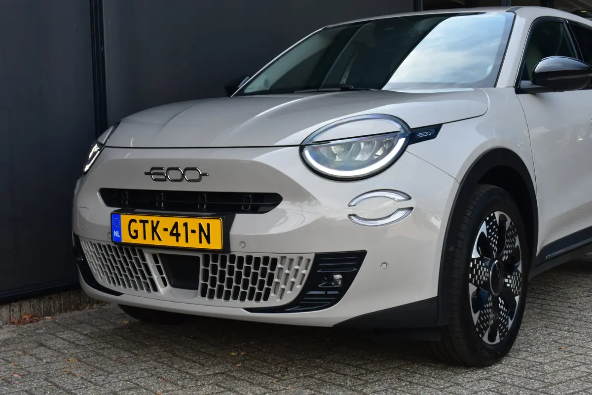 1.2 Hybrid La Prima | Vol-Leder | Navigatie | Elektr. Achterklep | Stoelverwarming | Sfeerverlichting | Adaptive Cruise | !!